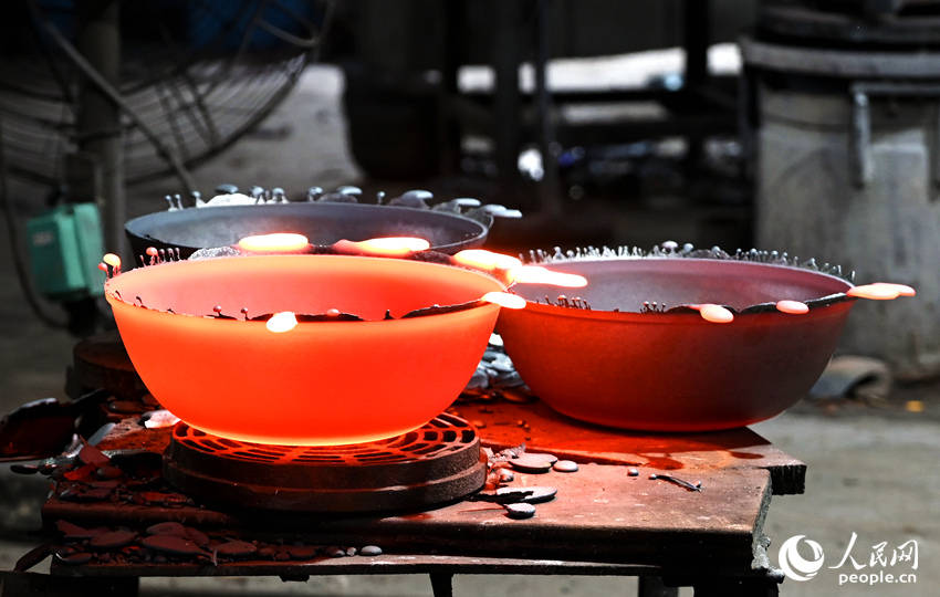 行进中国｜“广阔天地”的炉火匠心